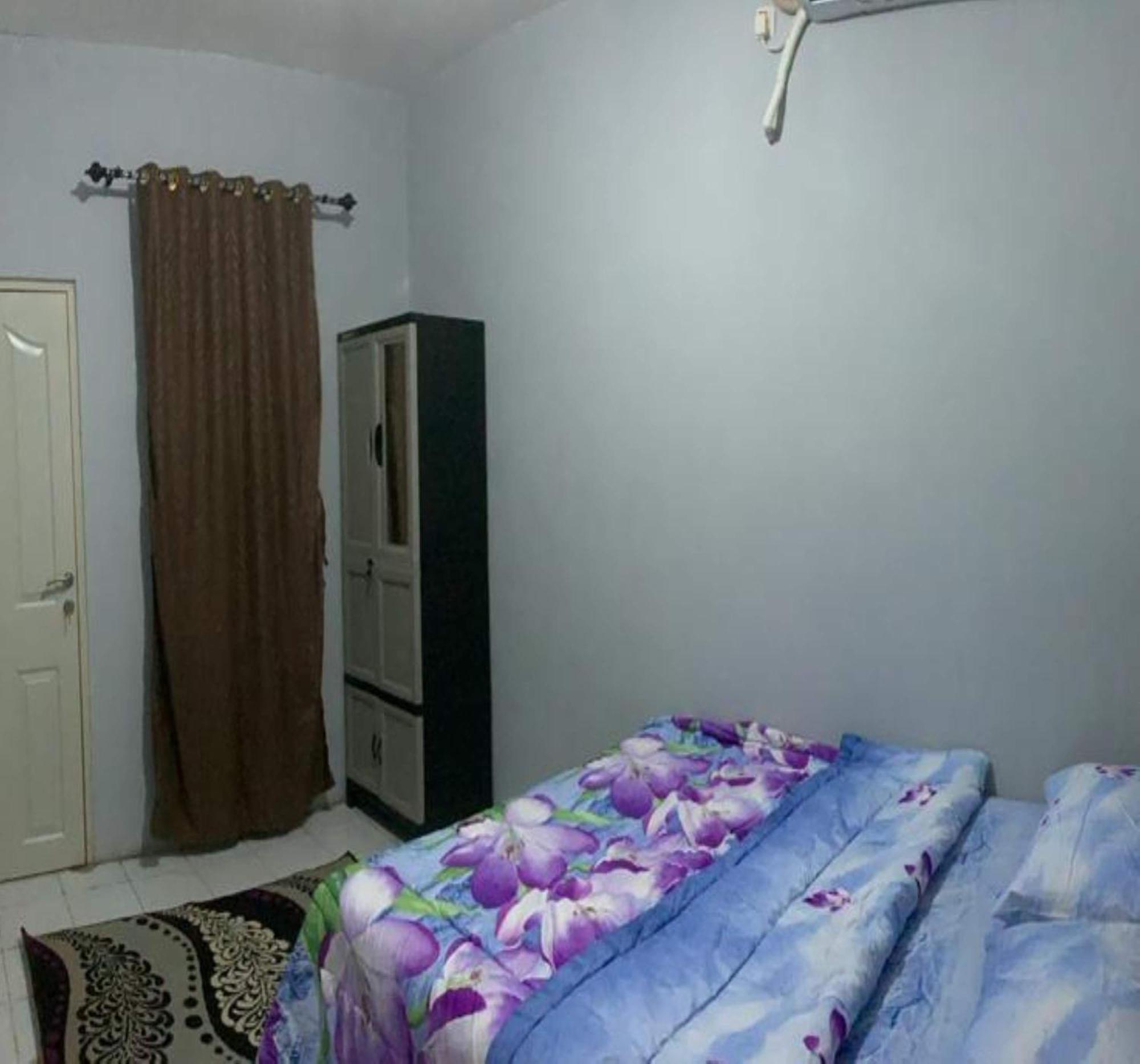 Oyo 94098 Fgh 1 2* Bekasi